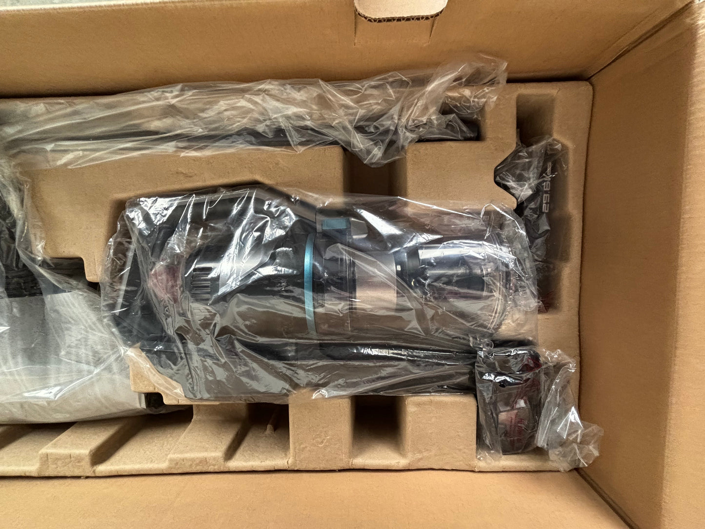 Hanseatic HVS165DBMC Akku-Stielstaubsauger LED Multifunktionsanzeige und beleuchtete Bürste